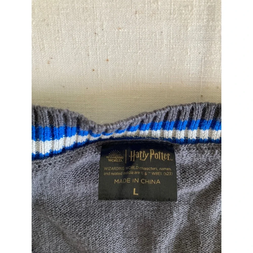 Harry Potter Ravenclaw Grey V-Neck Sweater Blue White Stripes Large 01620863